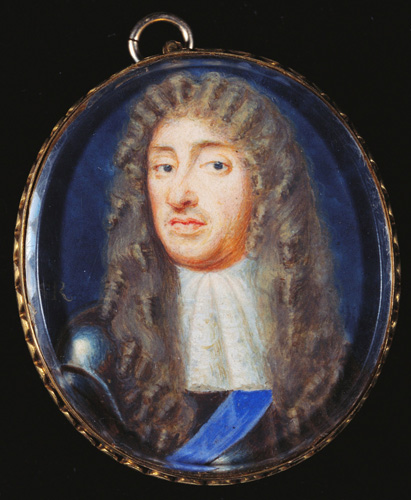 An oval shaped portrait of a light-skinned man with long, curly gray hair past his shoulders, blue eyes, and a prominent nose. He wears silver armor with a blue sash, and has a large white collar under his chin.